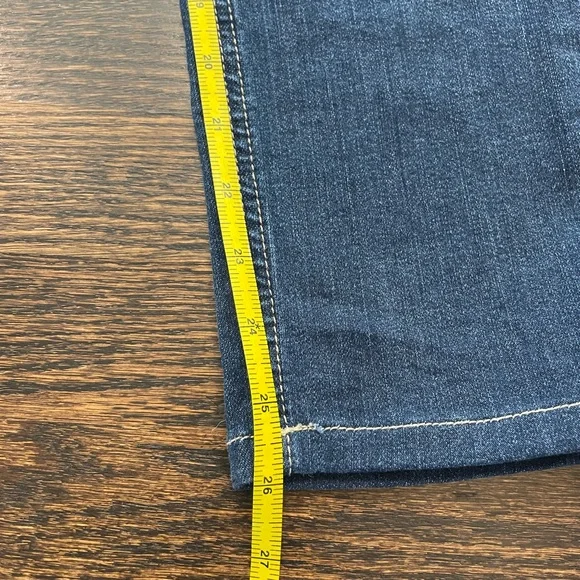Like New Condition, Joes Jeans Cropped - Picture 5 of 6